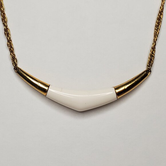 Vintage Trifari Gold and Ivory Necklace - Picture 7 of 8